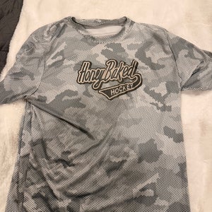 HoneyBaked Hockey Player-Issued Performance T-Shirt – Size Large | Grey Camo