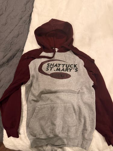 Shattuck St. Mary’s Hockey Player-Issued Hoodie – Size Small | Grey/Maroon