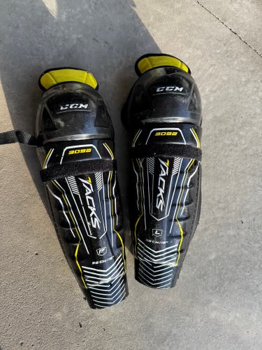 Senior CCM Tacks 3092 15" Shin Pads (Used)