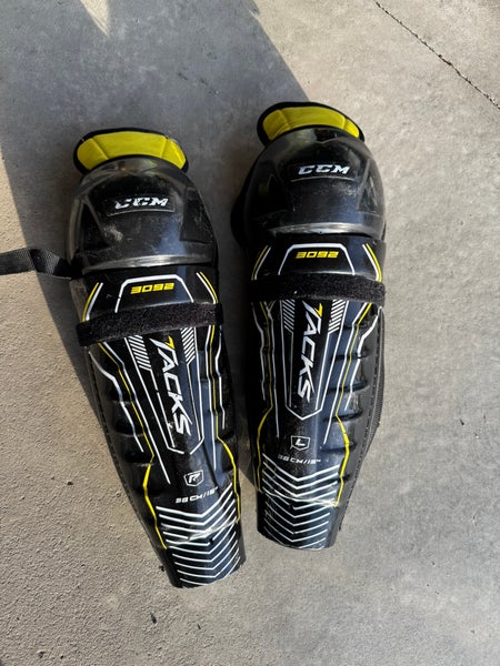 Senior CCM Tacks 3092 15" Shin Pads (Used)