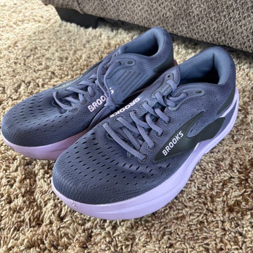 Women's Brooks Ghost Max 3 Shoes (Used)