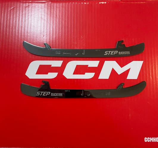 CCM Black Step Steel 221 mm (Used)
