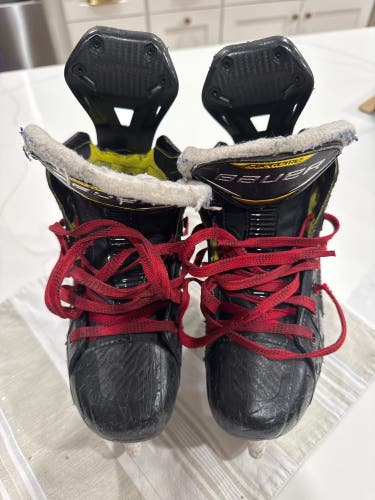 Used Junior Bauer Supreme 3S Pro Hockey Skates Size 1.5—Used LSPULSE blades