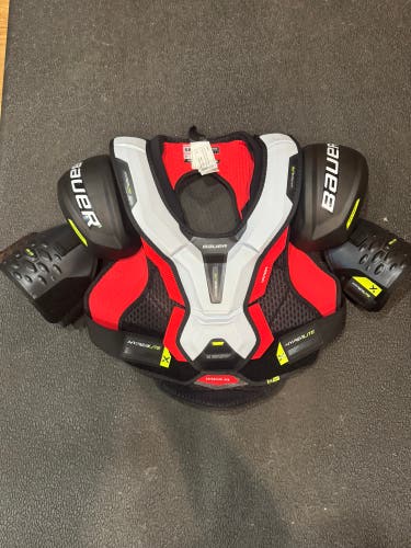 Men's Medium Senior Bauer Vapor Hyperlite Shoulder Pads (New)