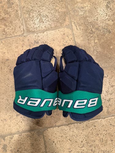Seattle Thunderbirds WHL Bauer Gloves 14" Pro Stock (Used)