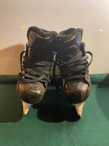 Black 2015 Bauer Nexus 6000 Hockey Skates Regular Width Size 1 (Used)