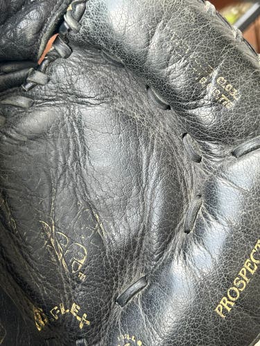 Mizuno Prospect RH Baseball Glove 11.5" (Used)