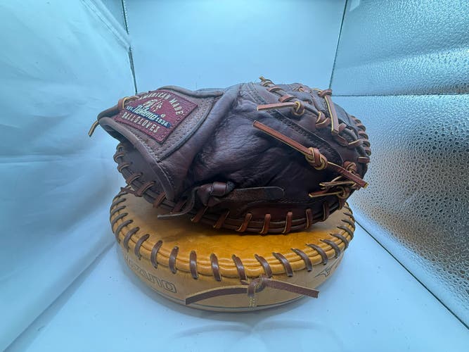 Catcher's RH Nokona CM600 Baseball Glove 33.5" (Used)