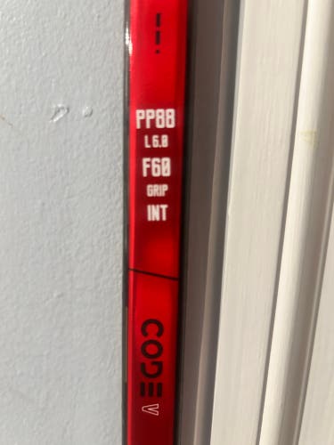 Intermediate Sher-Wood CODE V Right Handed Hockey Stick P88 60 Flex (New)