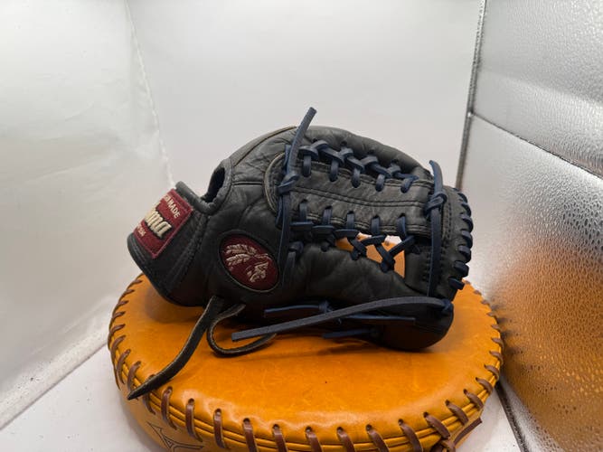 Nokona RH Infield Bloodline Baseball Glove 11.25" (Used)