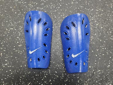 Used Nike Soccer Shin Guards Junior Royal Blue Junior 11849-S000039362