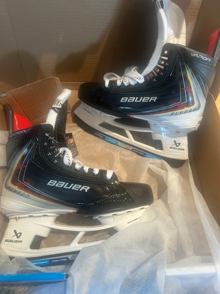 2025 Bauer Vapor Flypro Hockey Skates Regular Width 7.5 (New)