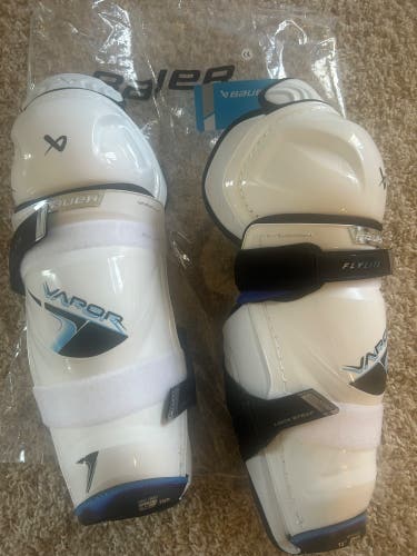 Intermediate Bauer Vapor Flylite 13" Shin Pads (New)