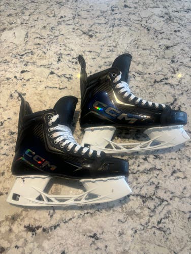 Pro Stock CCM Jetspeed FT8 Pro Player Skates Size 9.75 Regular Width Tavares