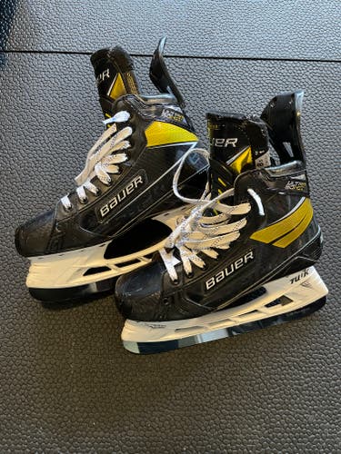 Bauer Supreme Ultrasonic Hockey Skates 8.5 (Used)