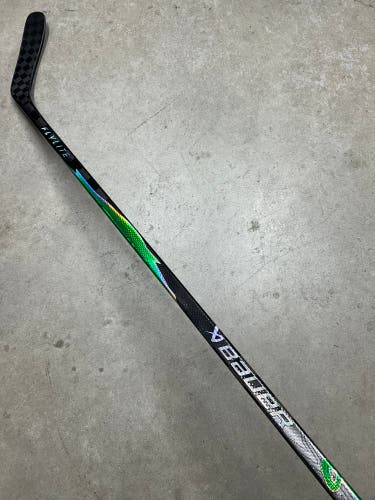 77 Flex P88 Senior Bauer Vapor Flylite Right Hand Hockey Stick (New) Pro Stock