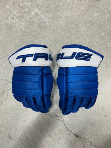 13” True Pro 4 Roll Toronto Maple Leafs Gloves Pro Stock (New) NHL