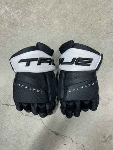 13” True Catalyst 9X Pittsburg Penguins Gloves Pro Stock (New) NHL