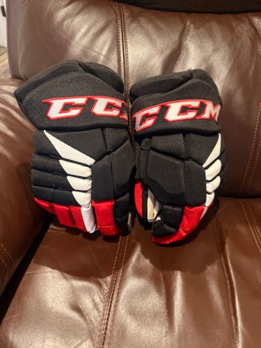 CCM HGJSCHL Gloves 14" Pro Stock (Used)