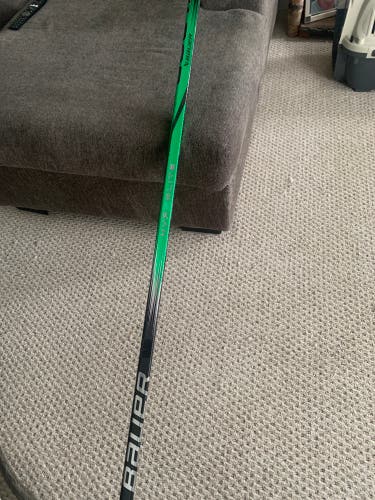 Senior Bauer Vapor Hyperlite 2 Right Handed Hockey Stick P92 70 Flex (Used)