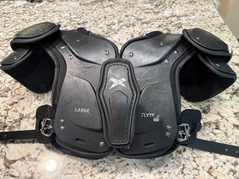 Large Youth Xenith Flyte 2 Shoulder Pads (Used)