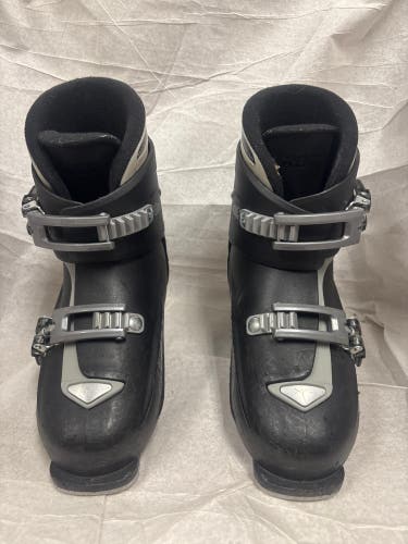 Adjustable Mondo 20.5 Kid's Roces Idea 6 in 1 All Mountain Ski Boots (Used)