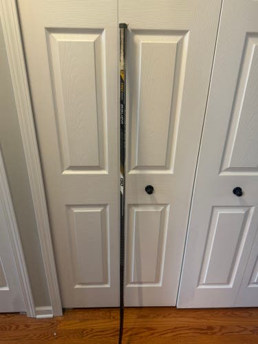 Senior Bauer Supreme 190 Right Handed Hockey Stick P14 77 Flex (Used)
