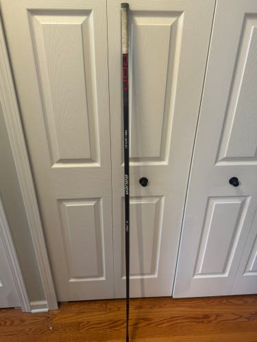 Senior Bauer Vapor 3X Pro Right Handed Hockey Stick P28 70 Flex (Used)