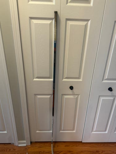 Senior Warrior Covert QRE Super Light Right Handed Hockey Stick W28M 75 Flex (Used)