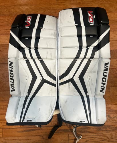 22"  Vaughn Velocity V10 Goalie Leg Pads (Used)