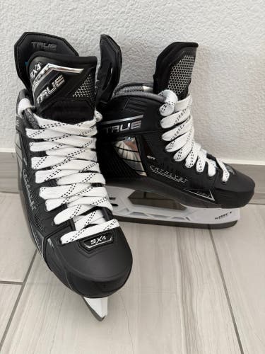 2024 True Catalyst 9x4 Hockey Skates Regular Width 7 (New)