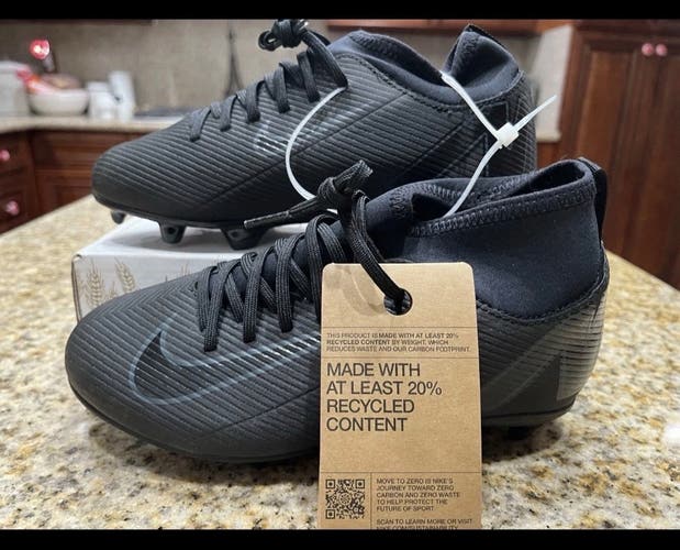 Kids Size M 3.5 (W 4.5) Nike Mercurial vapor superfly Cleats (New) FQ8318-002 No box