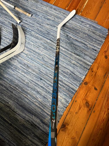 Senior CCM JetSpeed FT7 Pro Right Handed Hockey Stick P28 65 Flex (Used)