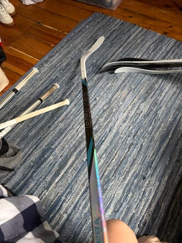Intermediate Bauer Nexus Tracer Right Handed Hockey Stick P28 65 Flex (Used)