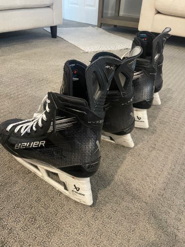 Black 2025 Bauer Vapor Hyperlite 2 Hockey Skates Regular Width Pro Stock 8 (Used)