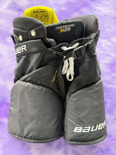 Black Junior Small Bauer Supreme S29 Hockey Pants (Used)