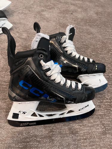 Black/Navy 2024 CCM Tacks XF Pro Hockey Skates Regular Width 8 (Used)
