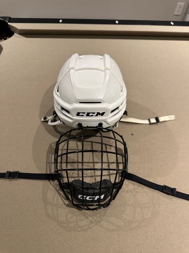 Large CCM Super Tacks X Helmet (Like New)