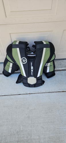 Medium Warrior Ritual X5 Goalie Chest Protector (Used)