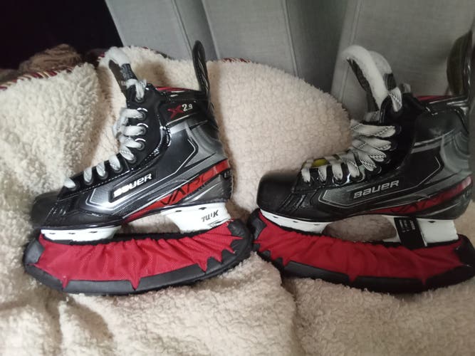 Black Bauer Vapor 1X 2.0 Hockey Skates Regular Width Size 3.5 (Used)