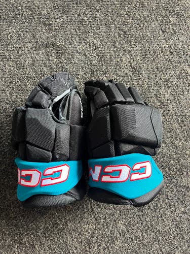 CCM HG42 Gloves 14" Pro Stock (New)