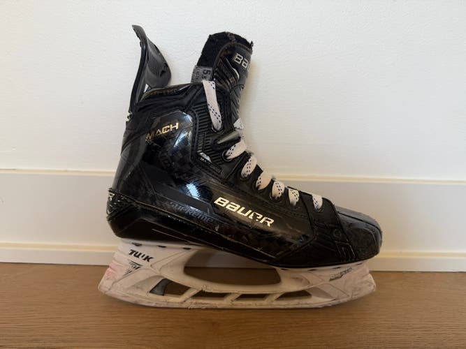 Bauer Supreme Mach Hockey Skates Size 5.5 (Used)