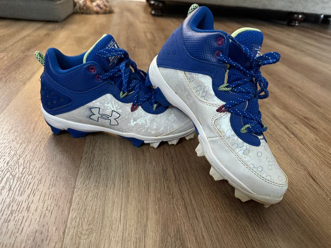 Blue Kid's 4.5Y (Big Kids / Youth) Under Armour Harper 8 (Used)
