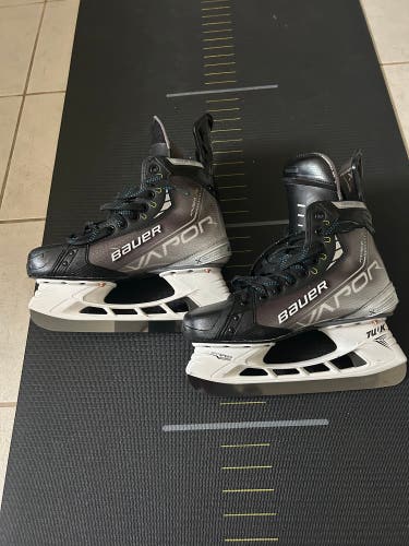 Pro Stock Bauer Vapor Hyperlite (NEW) 2023 7.5