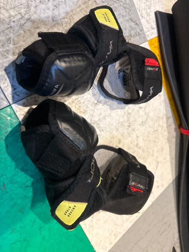 Junior Medium Bauer Vapor 3X Pro Elbow Pads (Used)