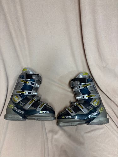 Mondo 26 & 26.5 Unisex Tecnica X10 Ski Boots (Used)