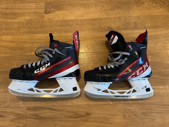 CCM JetSpeed XTRA PLUS Hockey Skates Regular Width 9.5 (Used)