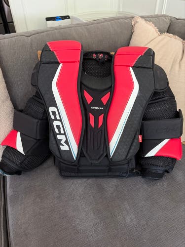 Small CCM EFlex 6.9 Goalie Chest Protector (Used)
