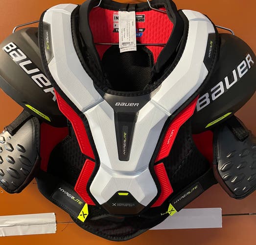 New Bauer Vapor Hyperlite Shoulder Pads Int Large
