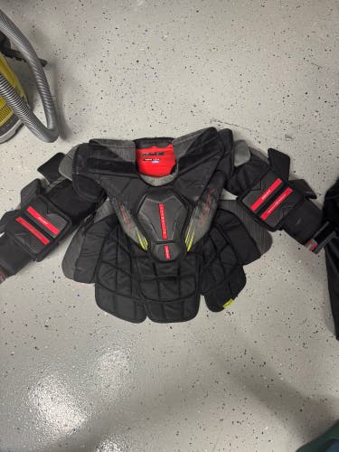 XS 2023 Bauer Vapor Hyperlite 2 Goalie Chest Protector (Used)